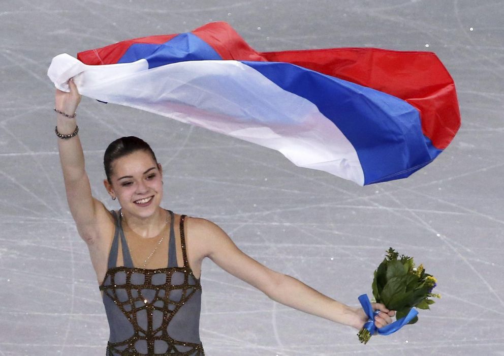 Foto: Adelina Sotnikova celebra su medalla de oro (Efe). 