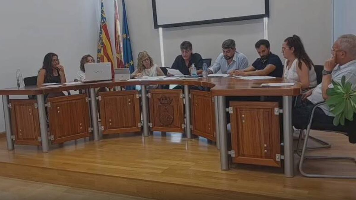 "No te lo quiero decir": un alcalde del PP se sube el suelo un 1200% en Jalance, Valencia