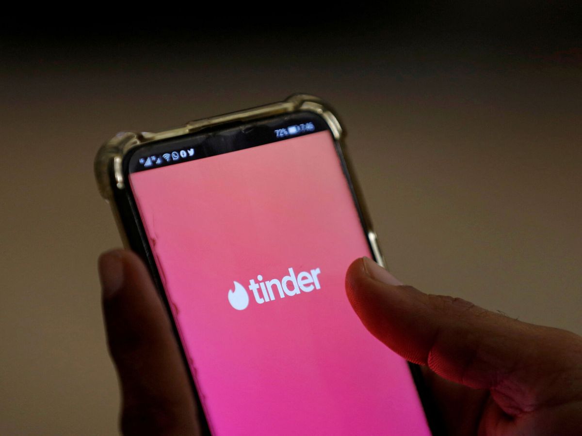 Foto: File photo: the dating app tinder is shown on a mobile phone in this picture illustration