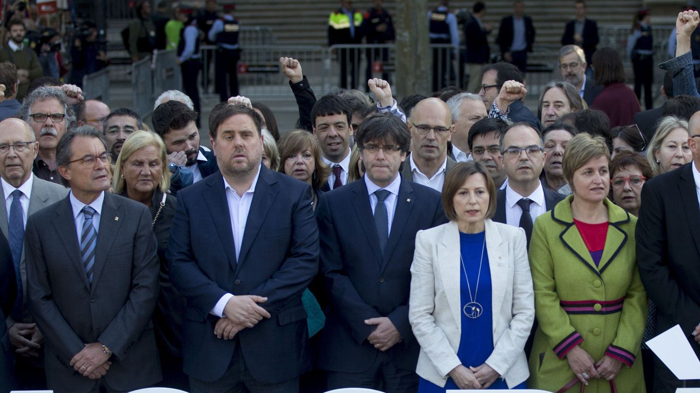 Carme Forcadell, Carles Puigdemont y  Oriol Junqueras. (EFE)