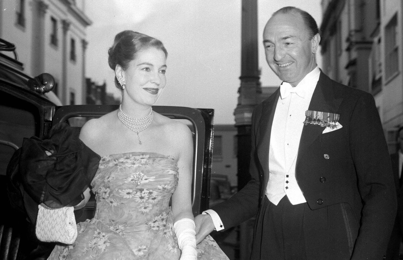 John Profumo y su mujer, la actriz Valerie Robson en 1959.