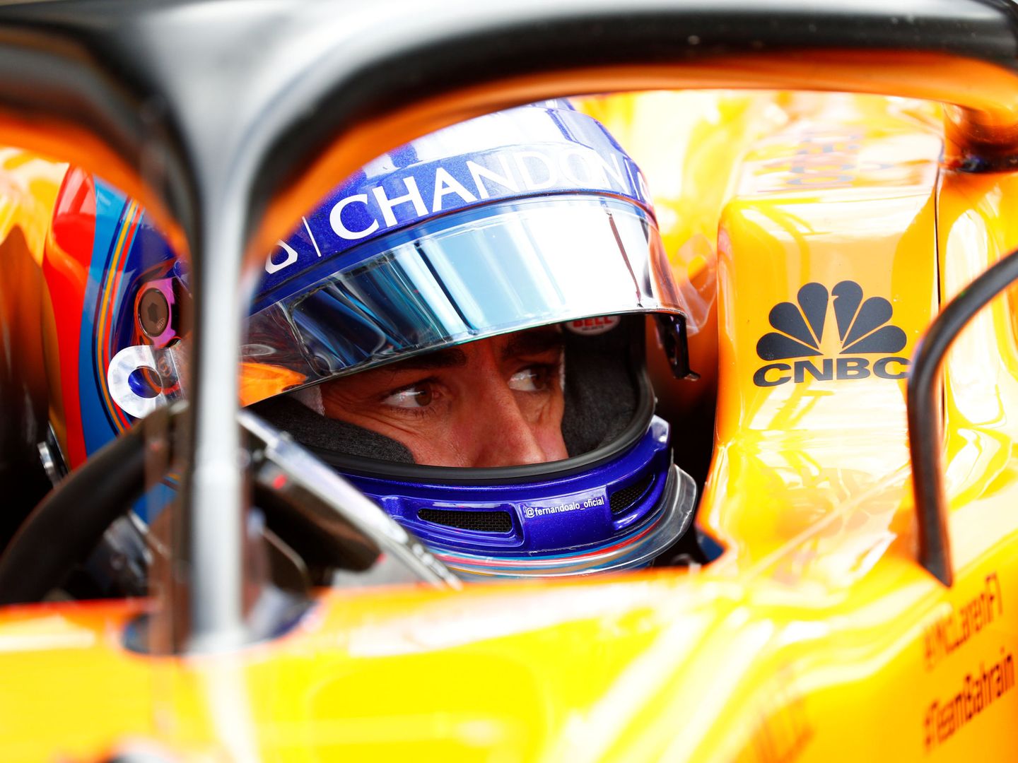 El McLaren de Alonso está lejos del nivel que esperaba en pretemporada. (Reuters)