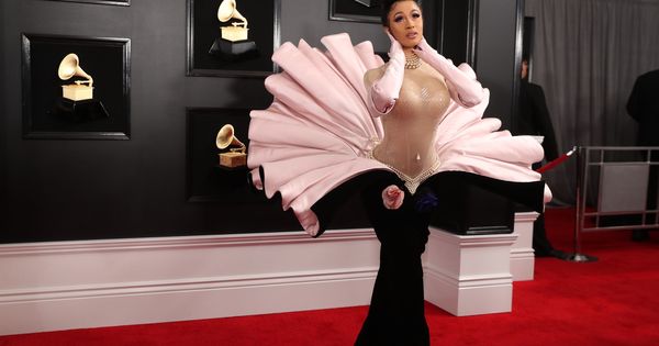 Foto: Cardi B vestida de Mugler en los Grammy. (Reuters)