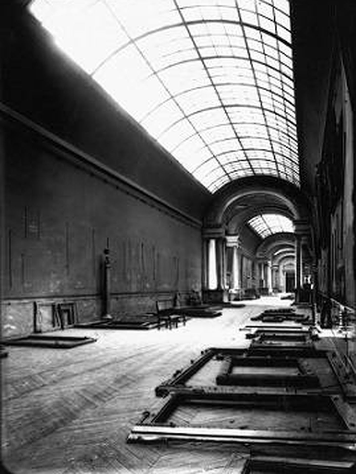 La Grande Gallerie del Louvre en septiembre de 1939. (Wikipedia)