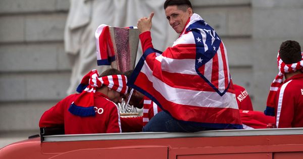 Foto: Fernando Torres, ¿era eso una capa? No todos los héroes la llevan, iluso. (EFE)