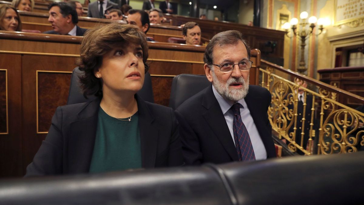 Saénz de Santamaría enfría la reforma de la Constitución pactada con el PSOE
