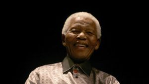Mandela celebra su cumpleaños lanzando un comité de sabios que hará frente a los grandes problemas mundiales