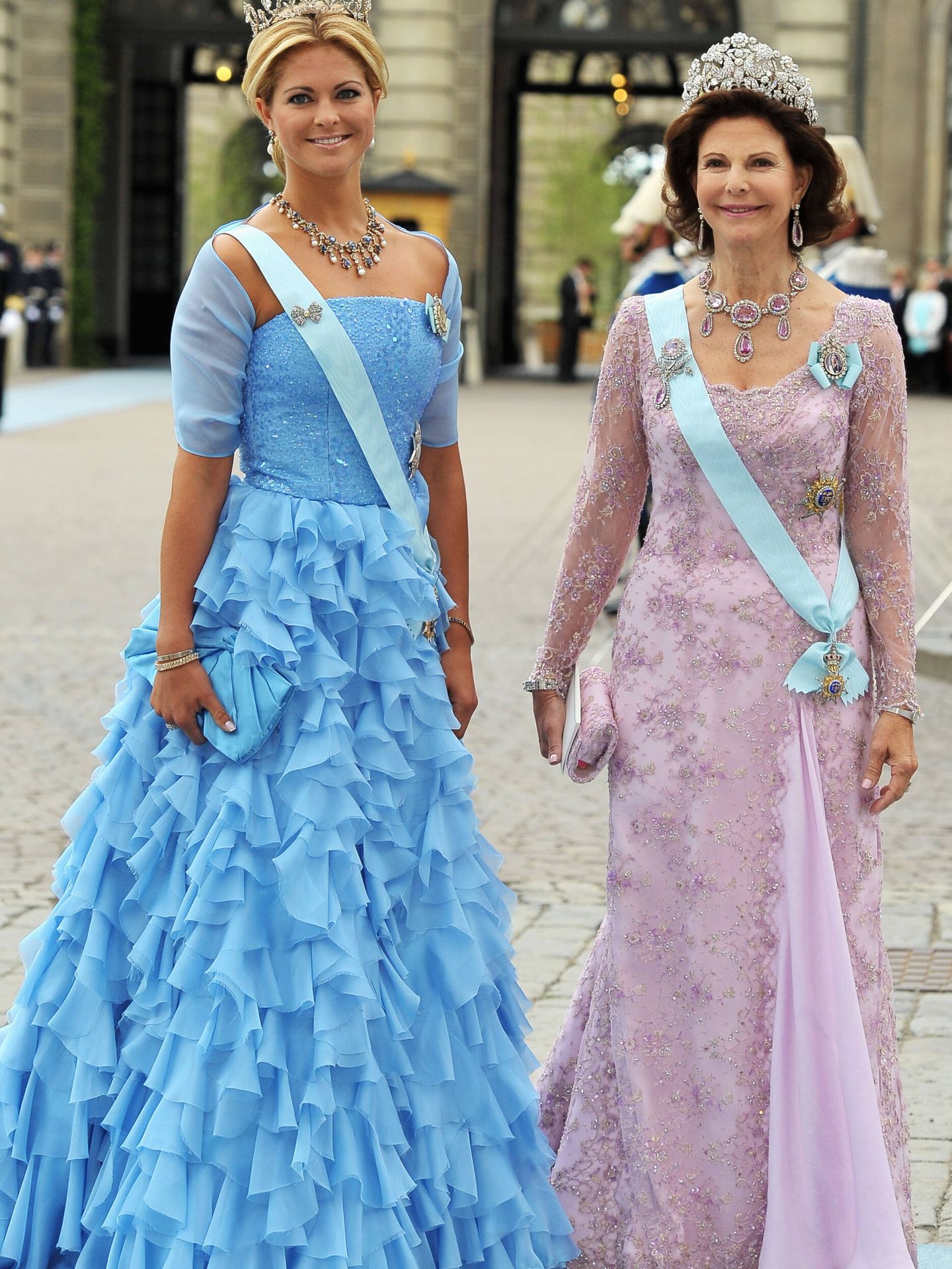 La princesa Magdalena y su madre, la reina Silvia, en la boda de su hermana Victoria. (Getty/Pascal Le Segretain)
