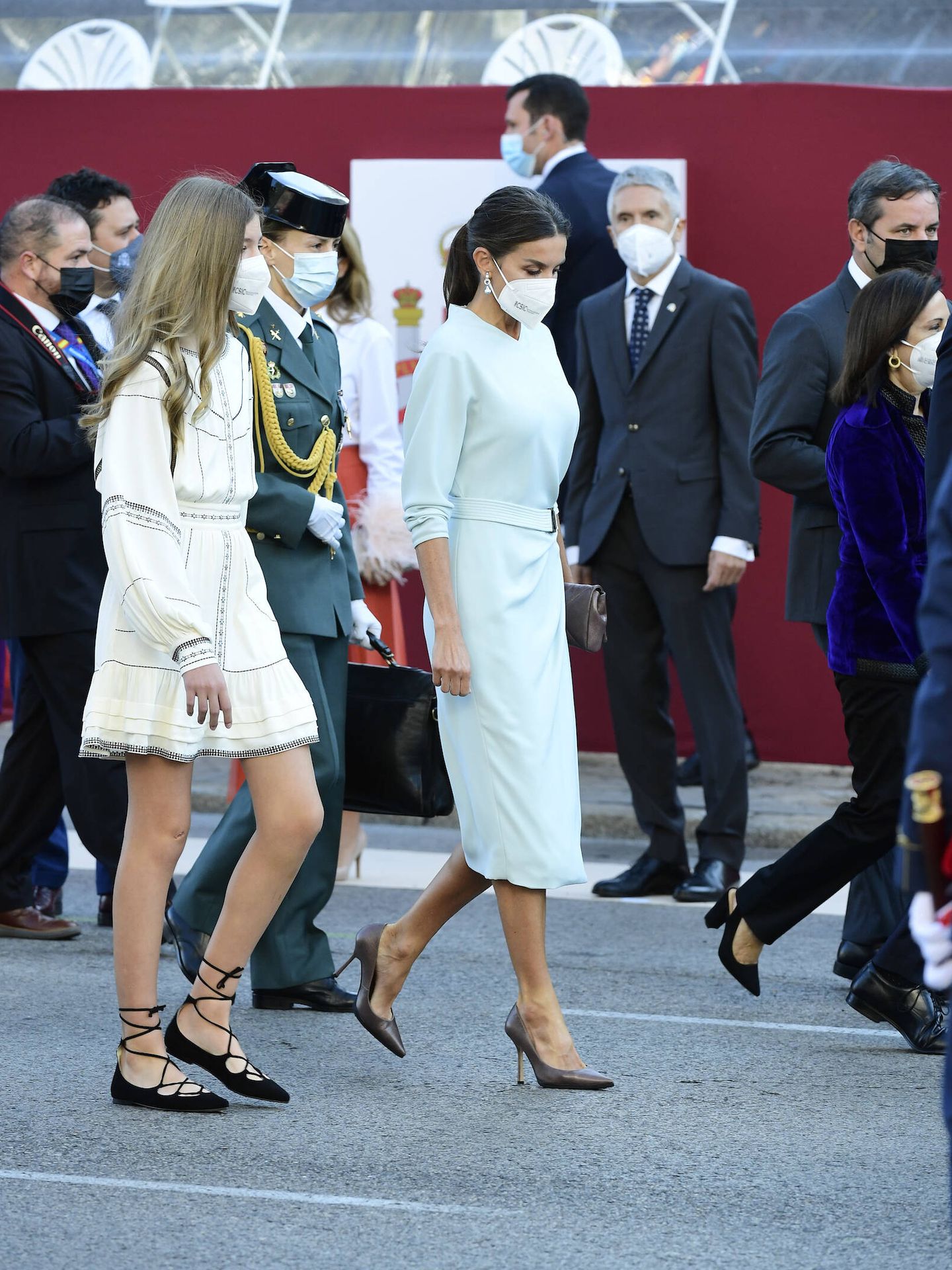 La reina Letizia y la infanta Sofía en el Día de la Fiesta Nacional. (Limited Pictures)