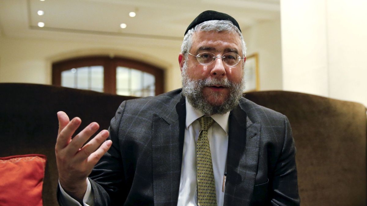 El ex rabino jefe de Moscú te explica por qué miles de judíos están huyendo de Rusia