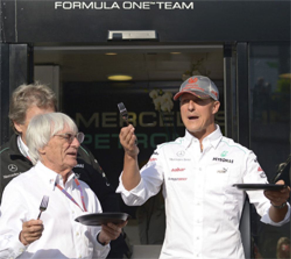 Foto: "Es una pena que Schumacher nos abandone", Ecclestone pone en apuros al 'Kaiser'