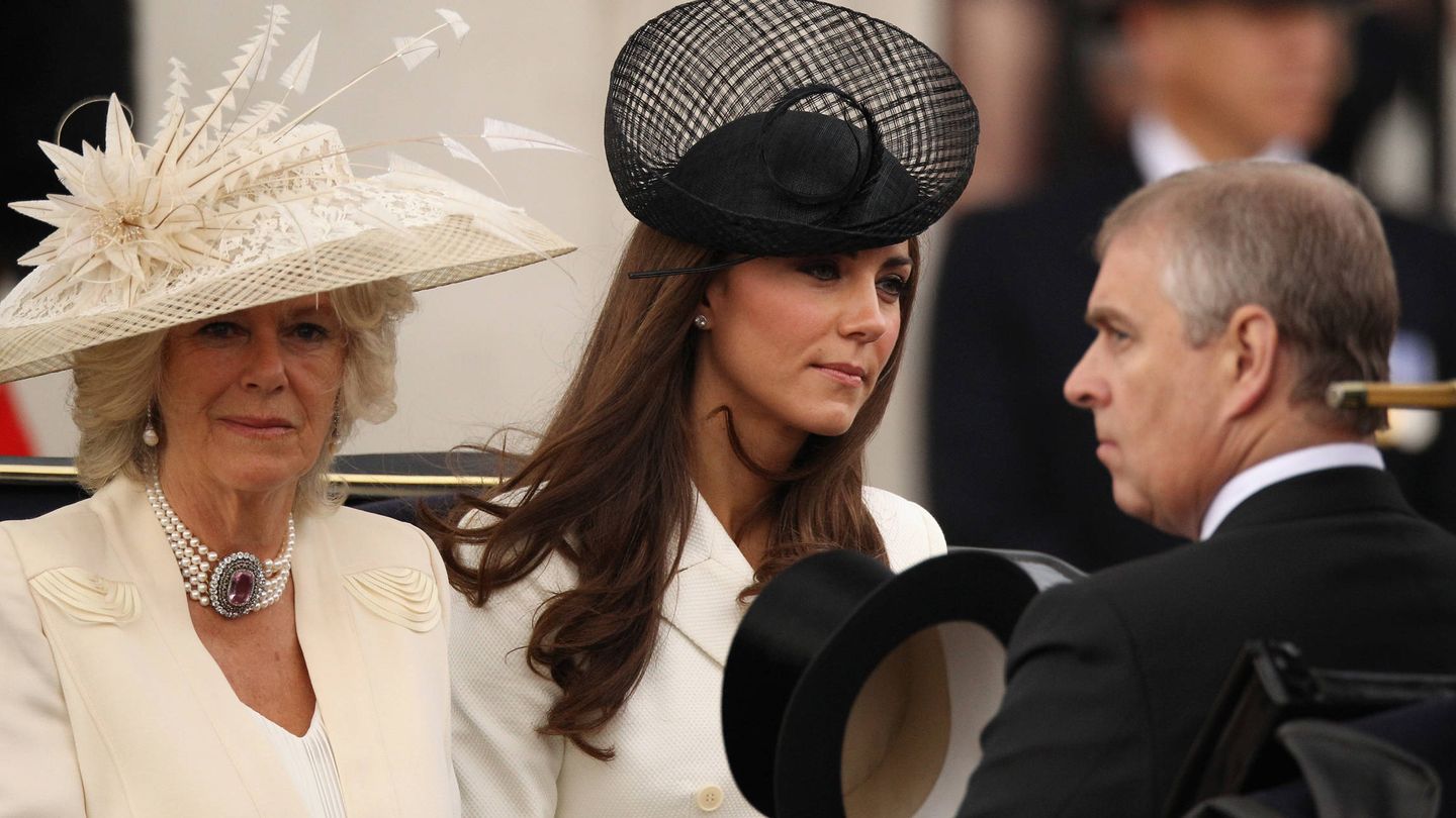  Kate Middleton, en uno de sus viajes en carroza. (Getty)