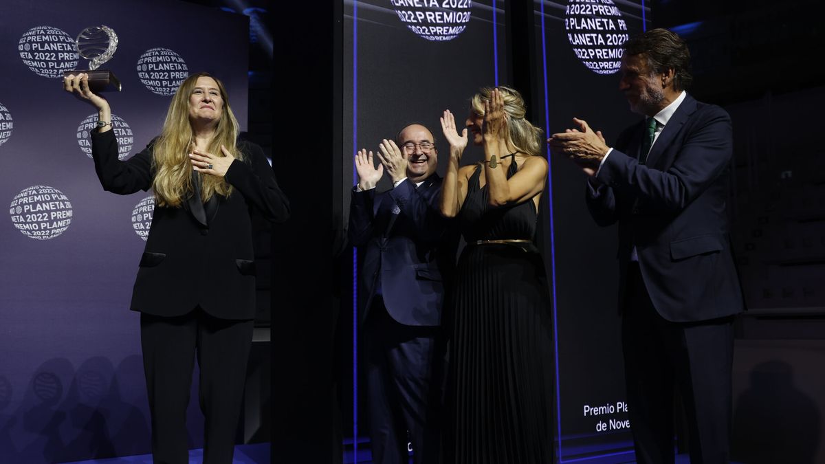 Poderío de Yolanda Díaz sumando con Ada Colau en la cena de entrega del Premio Planeta
