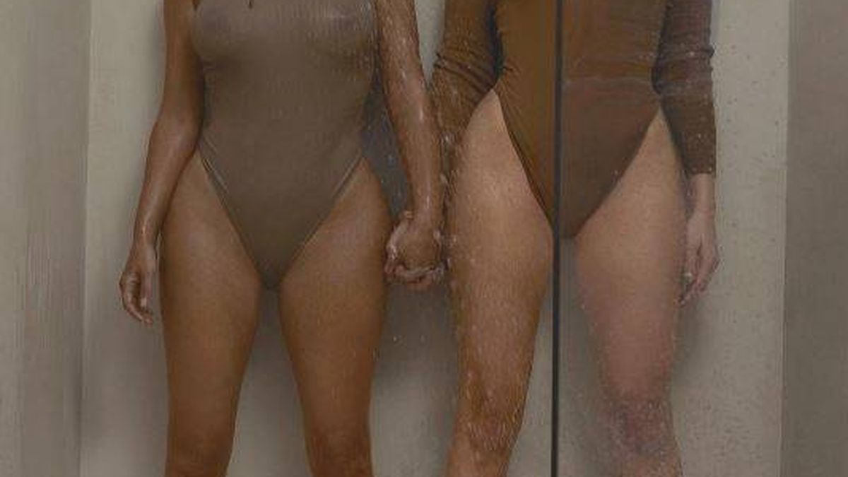Khloe y Kim Kardashian y su polémico posado pasado por agua