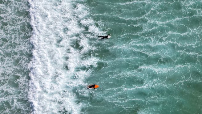 Foto de Surf pese al mal tiempo en Reino Unido