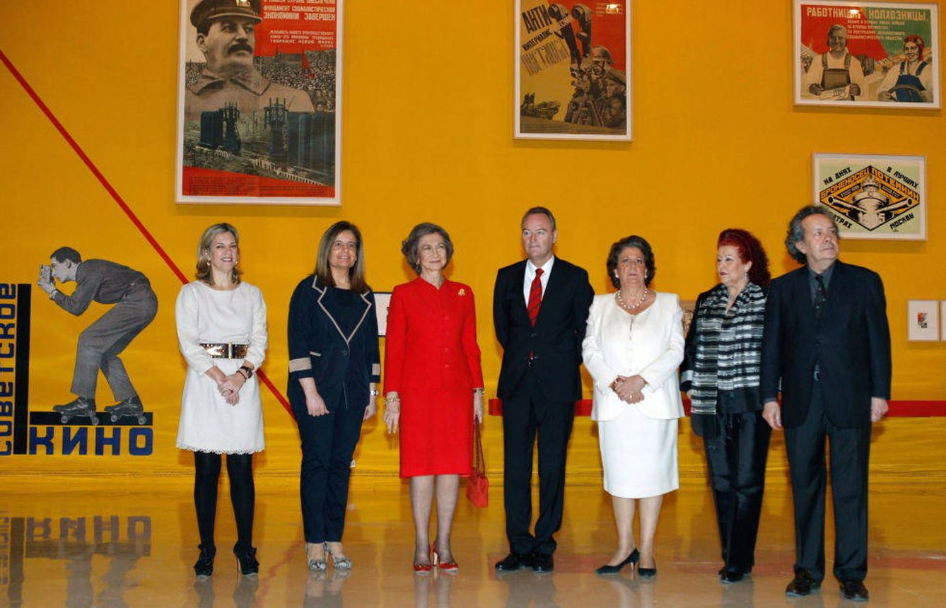 Consuelo Císcar (2d), en el IVAM junto a Rita Barberá, Alberto Fabra, la reina Sofía y Fátima Báñez