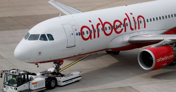 Foto: Air Berlin es la segunda empresa en ser sancionada por utilizar un 902 en atención al cliente (EFE)