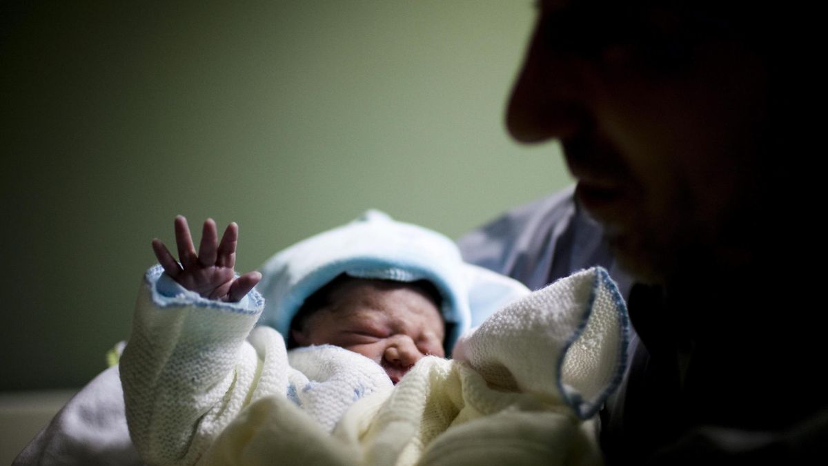 Solo 329.812 bebés más: el número de nacimientos marca un nuevo mínimo histórico en España