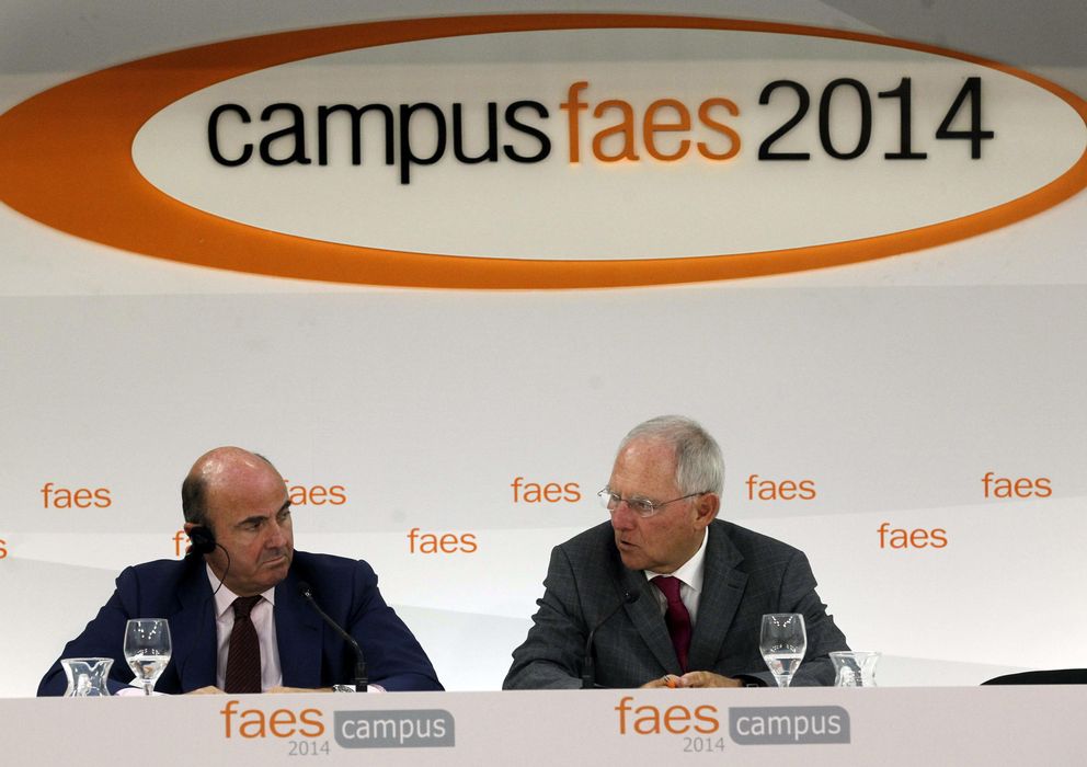 Foto:  El ministro de Economía, Luis de Guindos (i), y el ministro de Finanzas de Alemania, Wolfgang Schäuble. (EFE)