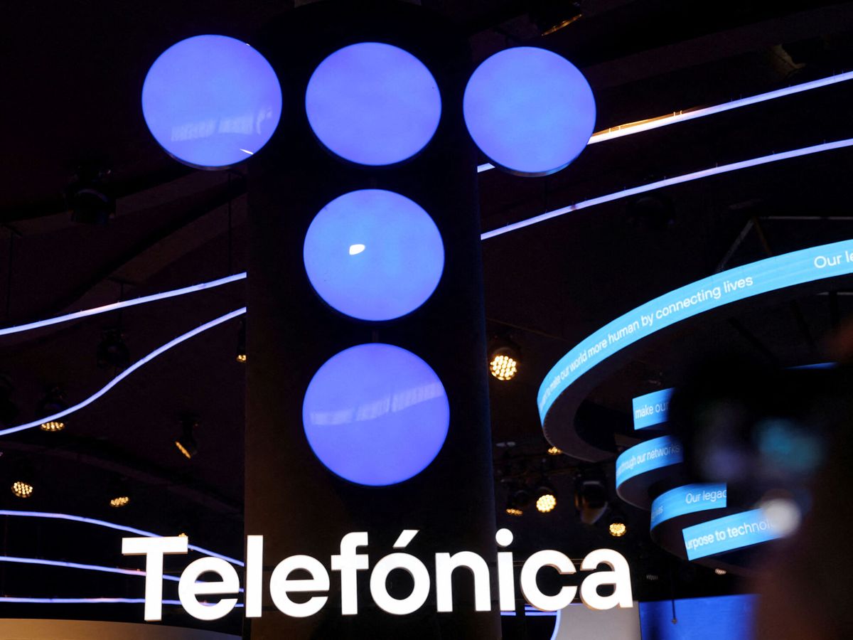 Foto: Logo de Telefónica en el MWC. (Reuters/Nacho Doce) 
