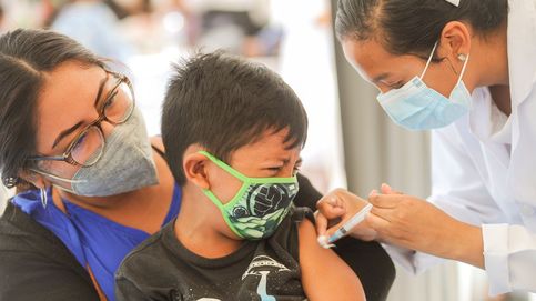 Ni ómicron ni el bajo riesgo: científicos defienden vacunar a niños de 5 a 11 años