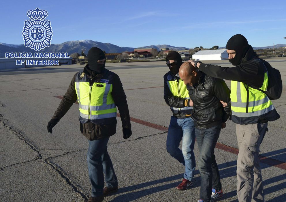 Foto: Cuatro yihadistas detenidos en Ceuta planeaban atentar en España (EFE)