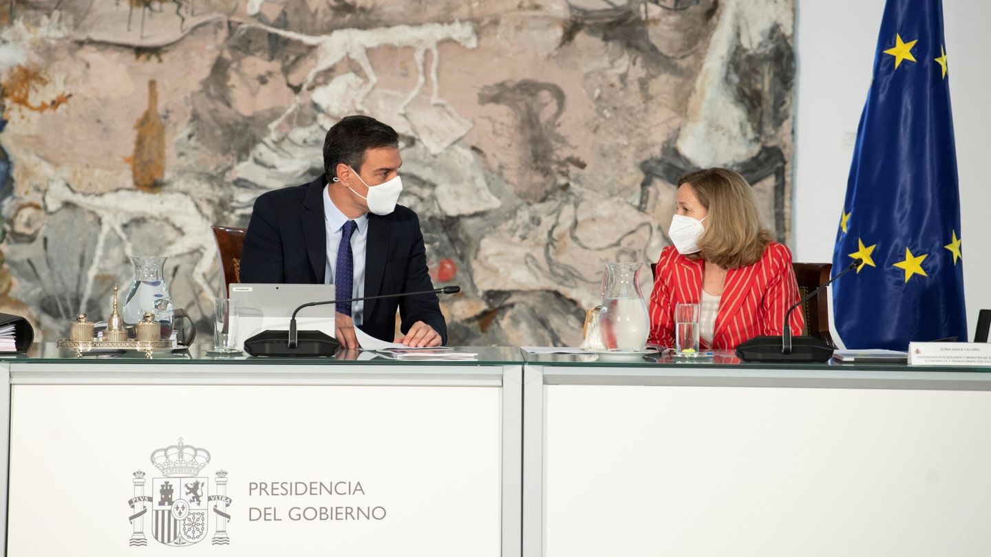 Pedro Sánchez y Nadia Calviño, en el Consejo de Ministros.
