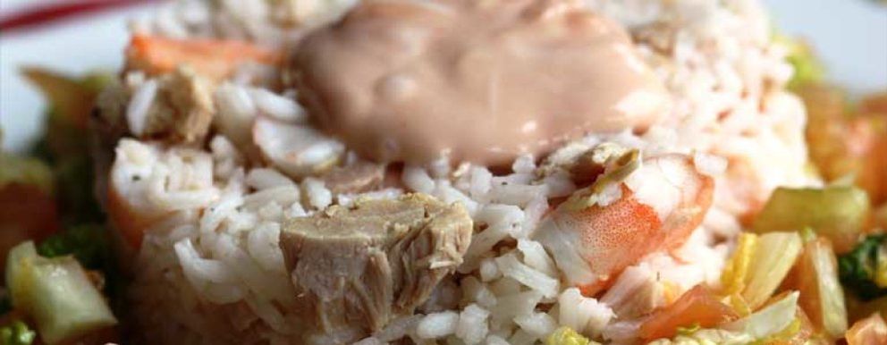 Foto: Un básico: ensalada de arroz con langostinos, bonito y salsa rosa