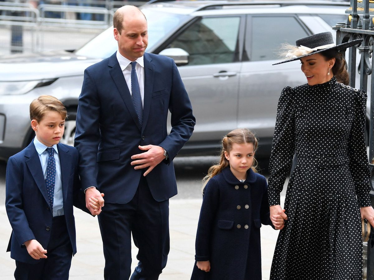 Foto: Los duques de Cambridge y sus hijos, en la ceremonia de acción de gracias. (Reuters)