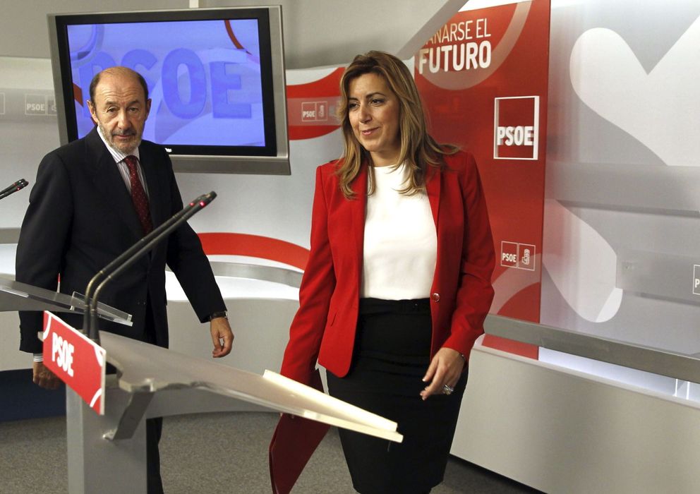 Foto: El secretario general del PSOE, Alfredo Pérez Rubalcaba, y la presidenta de la Junta de Andalucía, Susana Díaz (Efe)