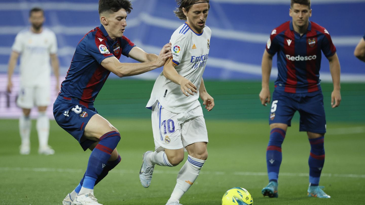 Luka Modric en el partido contra el Levante. (EFE/Ballesteros)