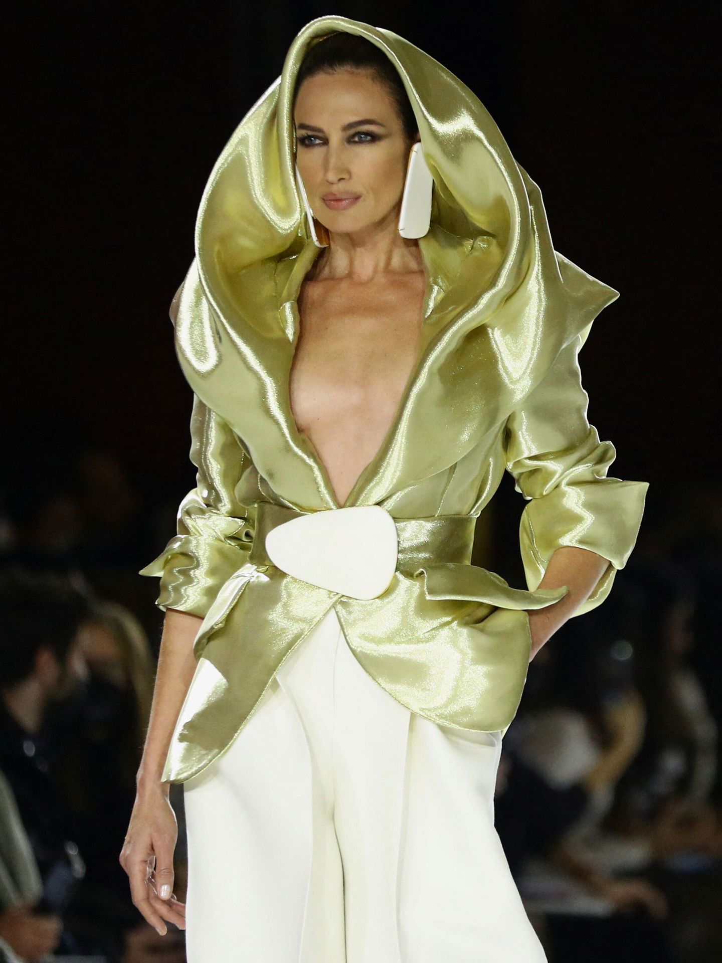 Nieves Álvarez, en el show de alta costura de Stéphane Rolland en 2022. (Reuters)