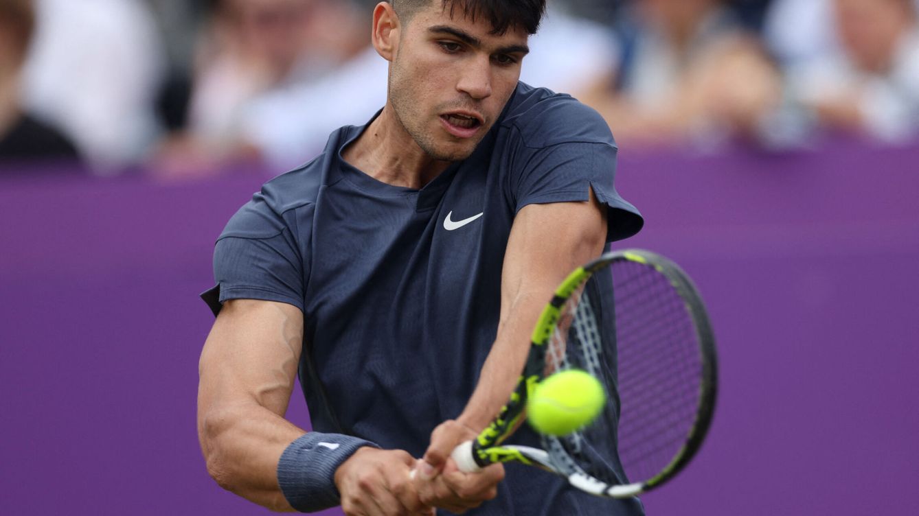 Foto: Tennis - Queen's Club Championships - The Queen's Club, London, Britain - June 18, 2024 Spain's Carlos Alcaraz in action during his round of 32 match against Argentina's Francisco Cerundolo Action Images via Reuters Paul Childs