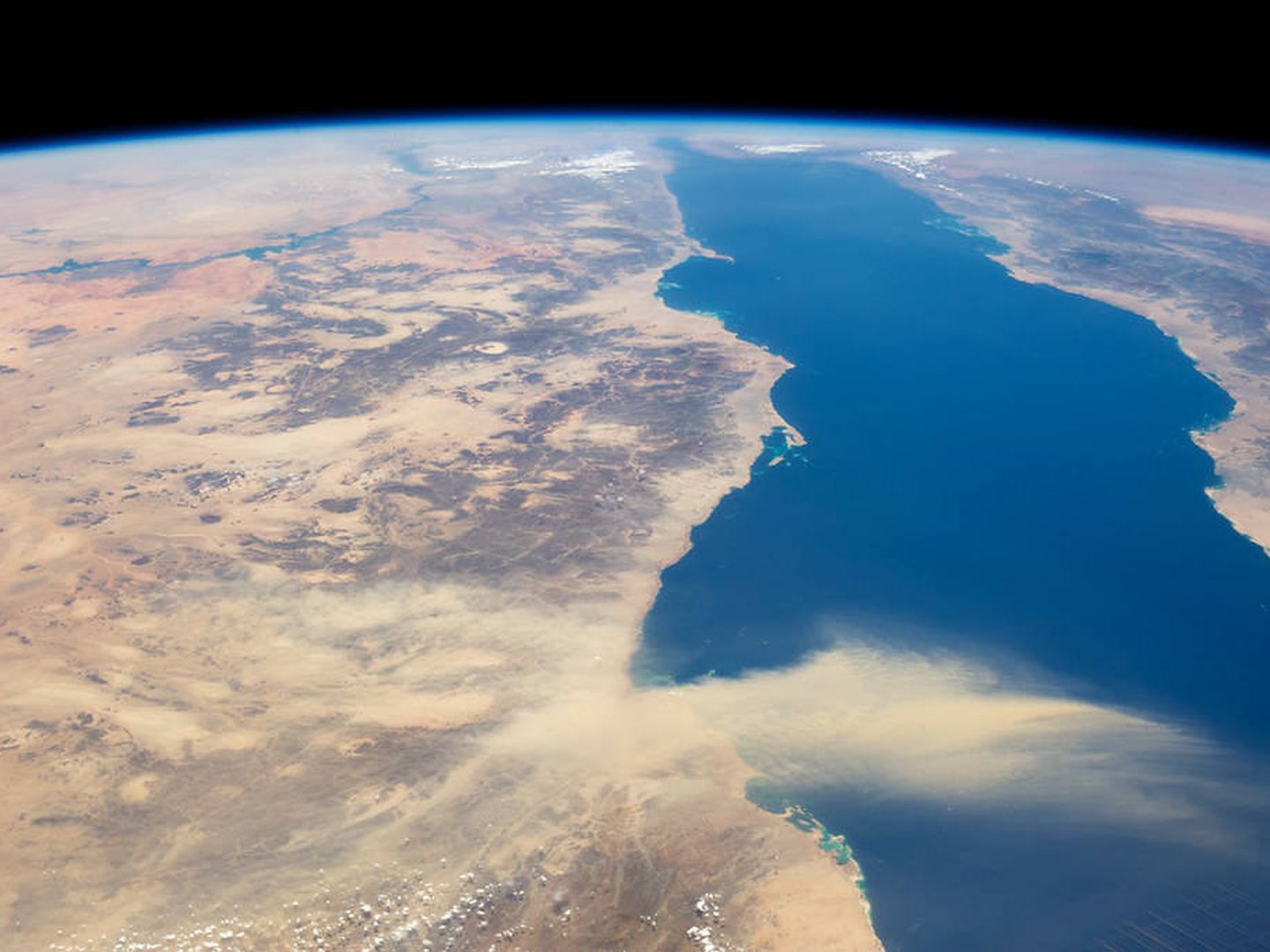 Imagen aérea del Mar Rojo. (Foto: NASA)