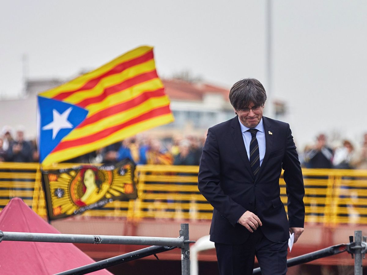 Foto: El expresidente de la Generalitat Carles Puigdemont, durante el acto político celebrado en Perpiñán. (EFE)