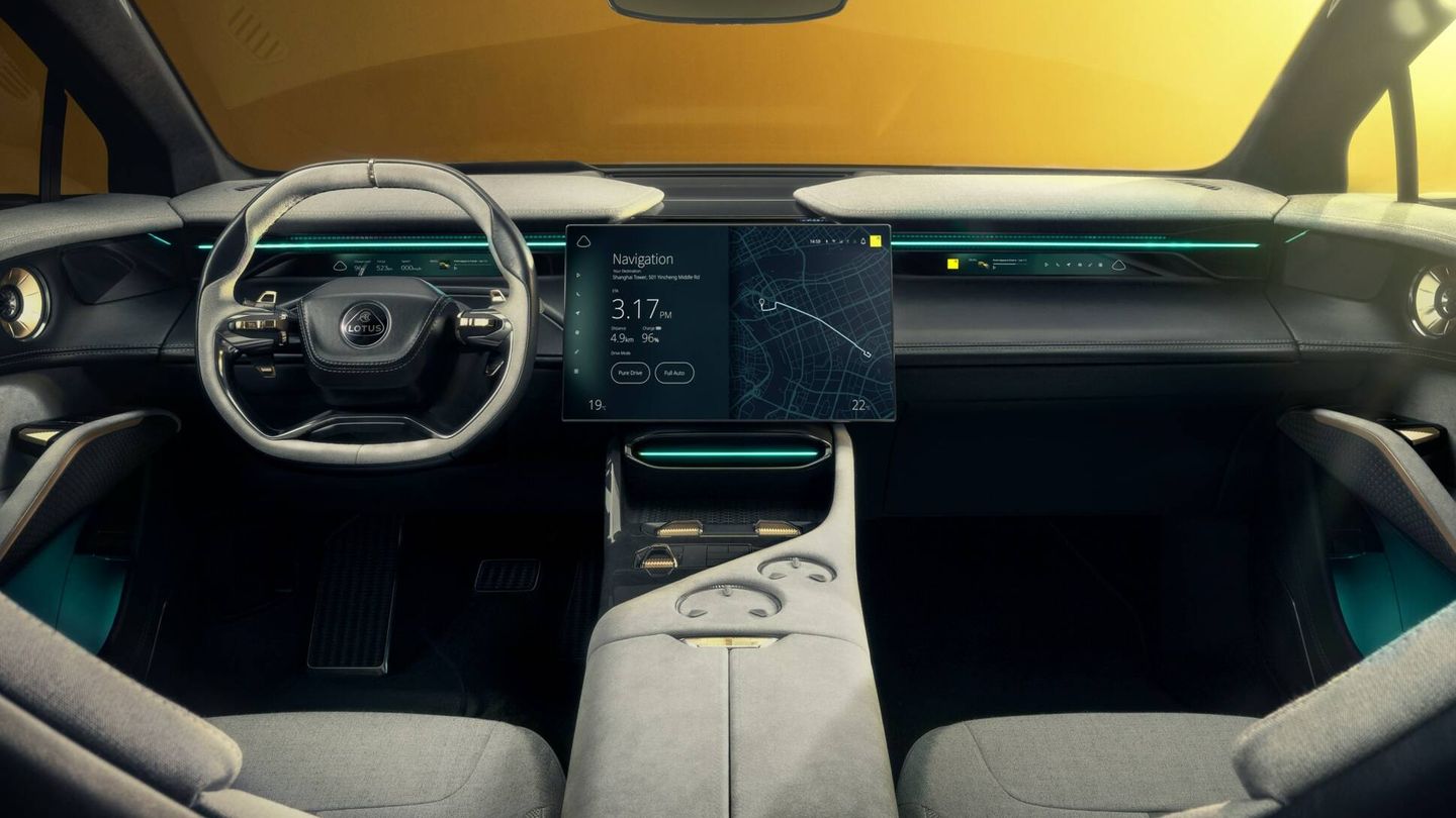 El interior combina tecnología con sostenibilidad, y su pantalla central es de 15,1 pulgadas.