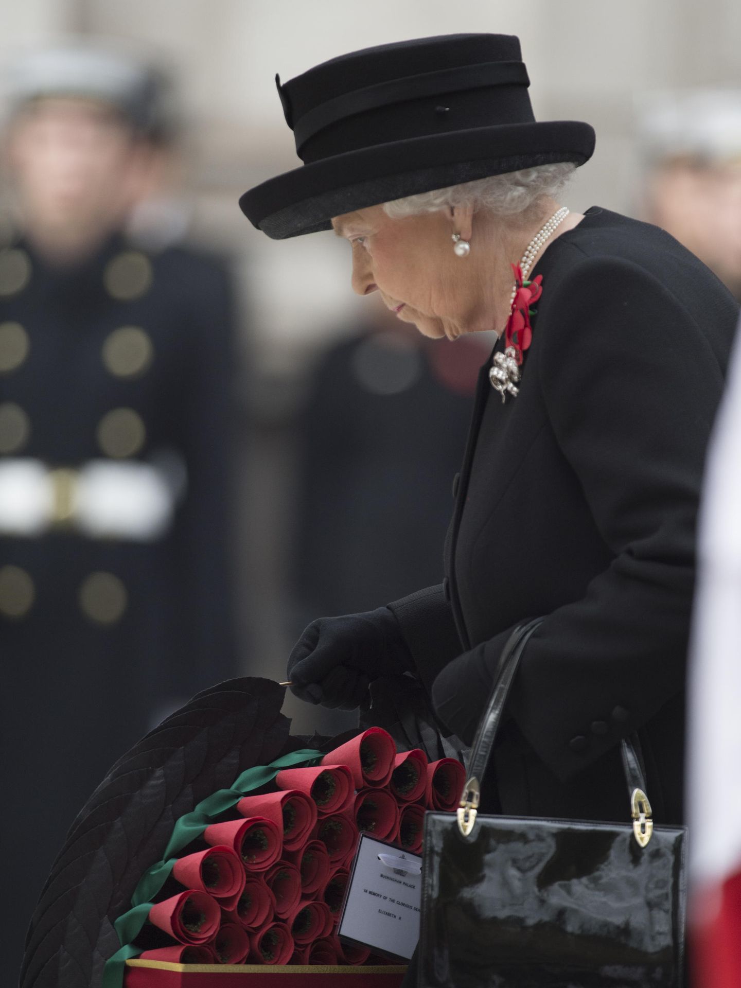 La reina Isabel II, de riguroso luto.