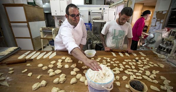 Foto: El panadero valenciano Paco Roig. (Efe)