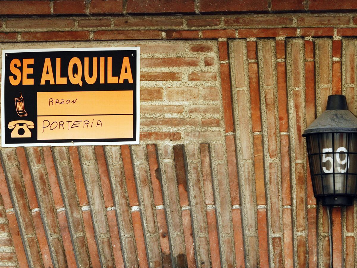 Foto: Un cartel de se alquila en una vivienda de Madrid (Reuters)