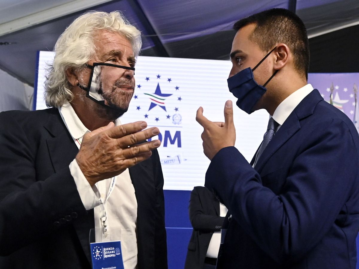 Foto: El fundador del M5S, Beppe Grillo, y el ministro de Relaciones Exteriores italiano, Luigi Di Maio. (EFE)