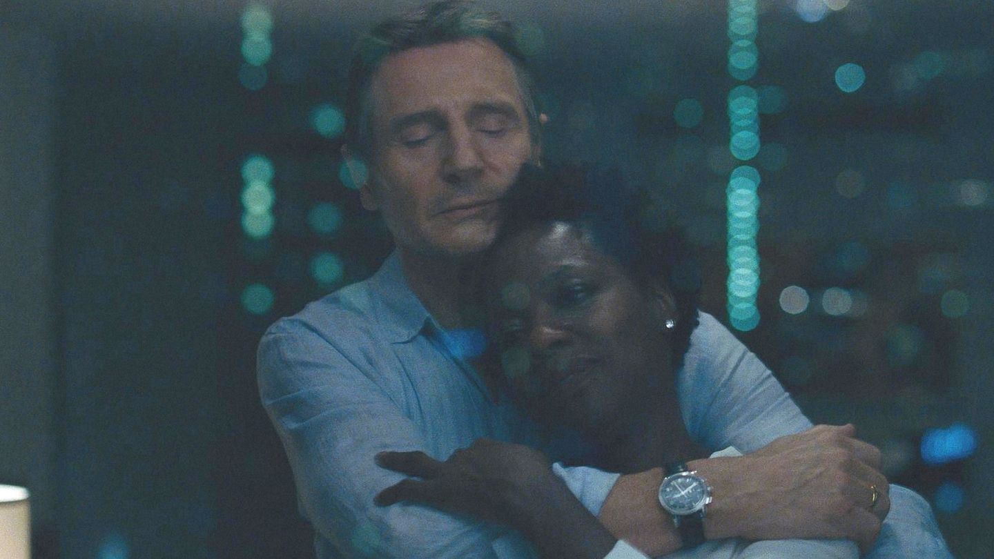 Liam Neeson y Viola Davis en un fotograma de la última película estrenada del actor, 'Viudas'. (FOX)