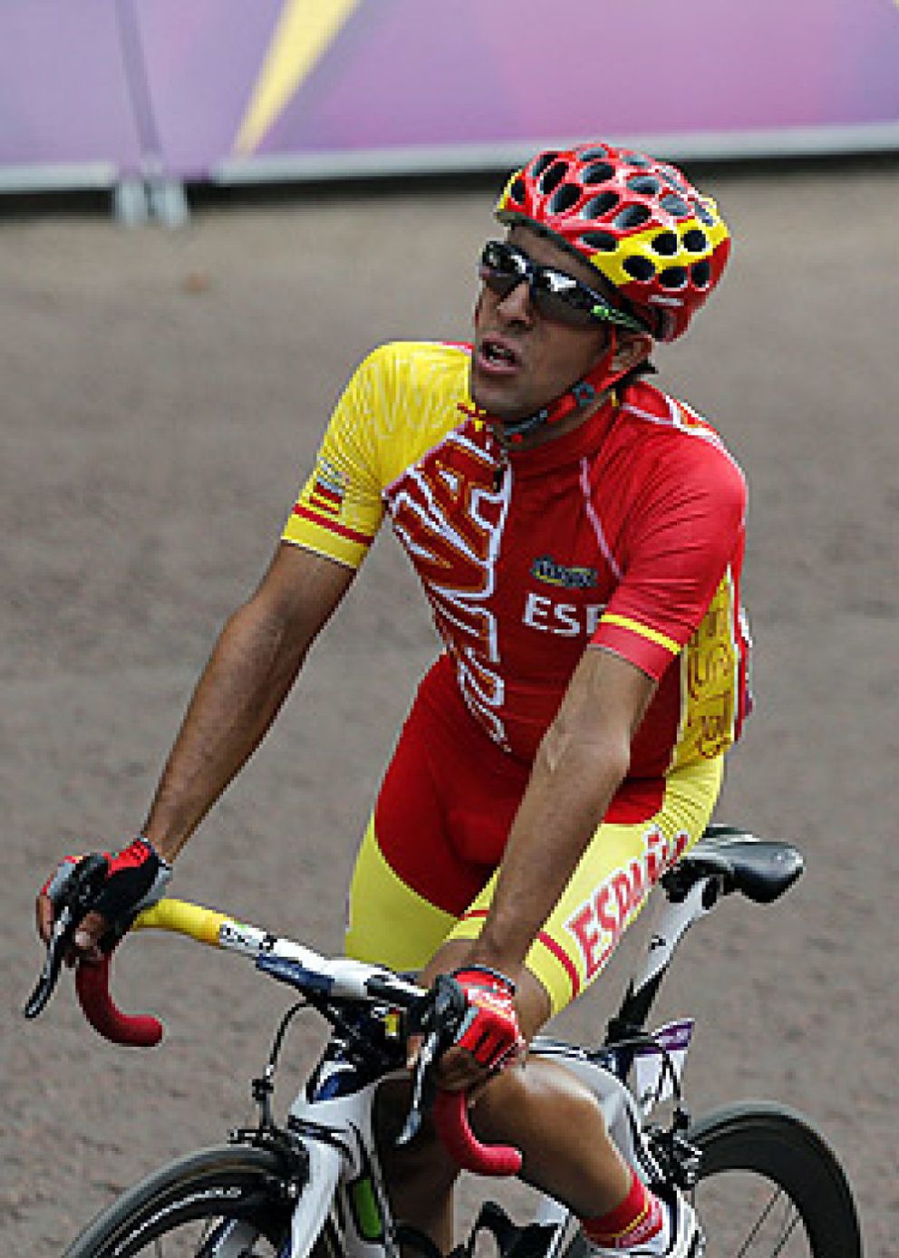 Foto: Los ciclistas españoles se van “dolidos pero contentos porque hemos sido un equipo”