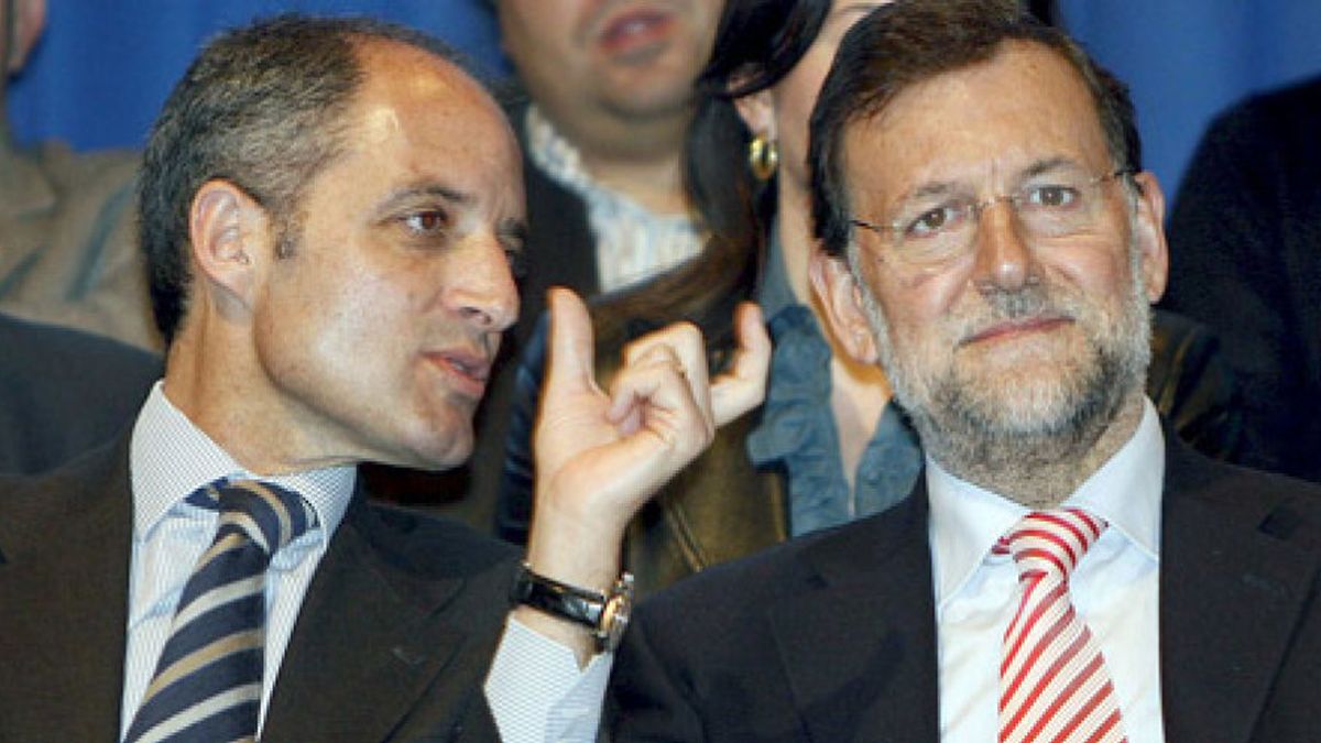 Rajoy le dijo a Camps que estaba eligiendo entre "la deshonra" y la dimisión