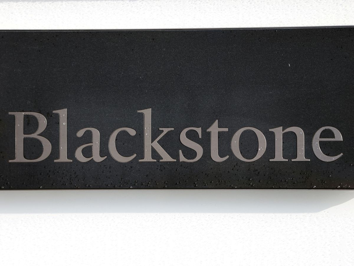 Foto: Logo de Blackstone en su sede de Manhattan (Nueva York). 