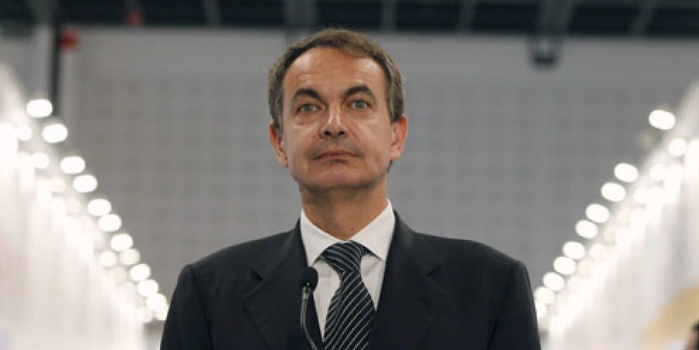 Foto: Zapatero lleva al PSOE al límite de su resistencia al negarse a aclarar su futuro