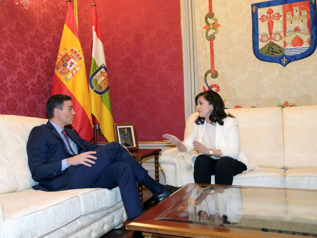 Foto: Pedro Sánchez, reunido este 28 de febrero con la presidenta de La Rioja, Concha Andreu, en Logroño. (EFE)