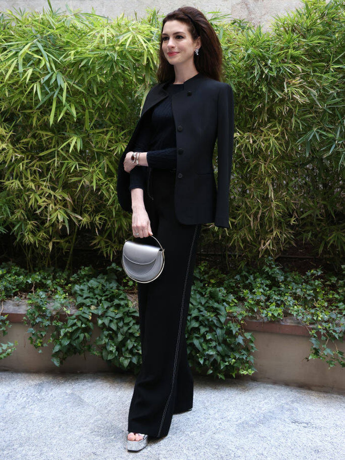 Anne Hathaway acude al desfile de Giorgio Armani. (Getty)