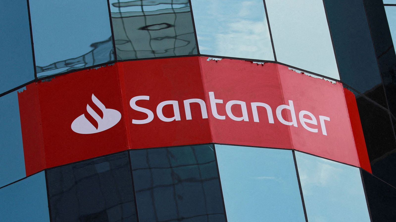 Bruselas autoriza a Santander y Centerbridge a tomar el control conjunto de la 'fintech' Ebury