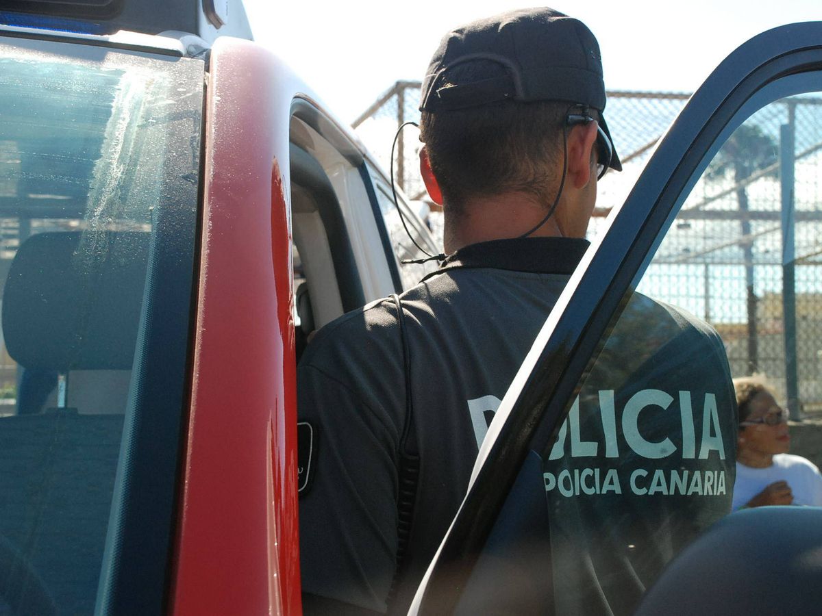 Foto: Imagen de archivo de un agente de la Policía Canaria. (Gobierno de Canarias)