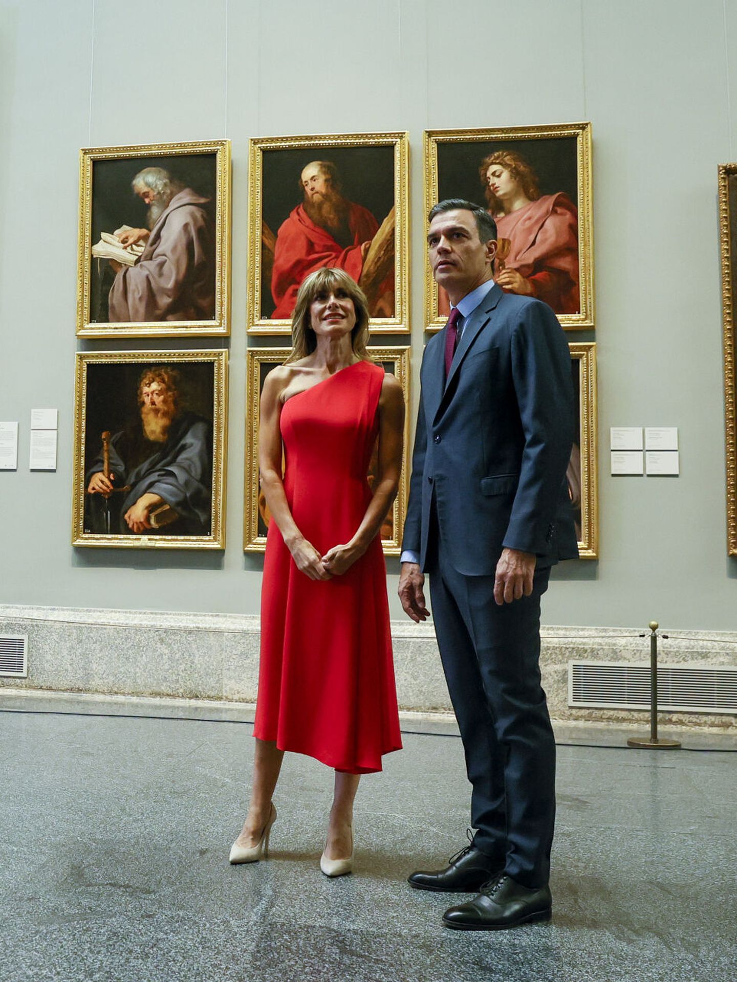 El presidente del Gobierno Pedro Sánchez y su mujer Begoña Gómez en el Museo del Prado. (EFE/ Ballesteros POOL)